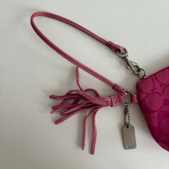 Y2K Coach wristlet with fringe tassel in hot pink logo - Picture 6 of 8